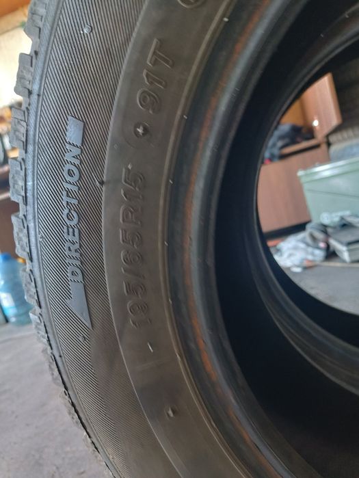 Пара покрышек 195/65 R15 .