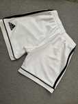 Krotkie spodenki Adidas 7-8Y