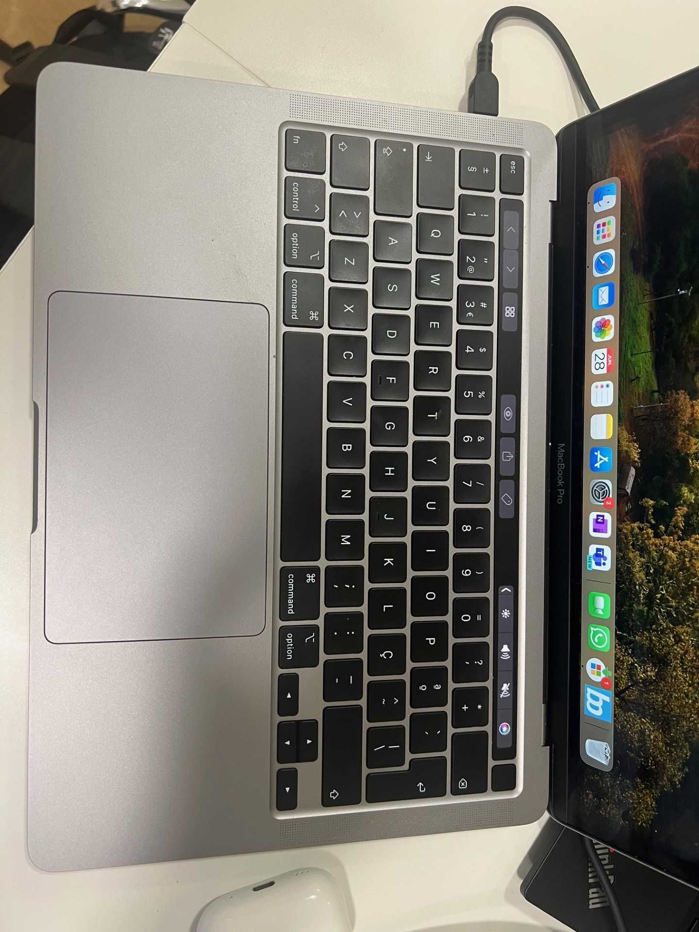 MacBook Pro 13" (2020, 4 portas Thunderbolt 3) C/ Garantia