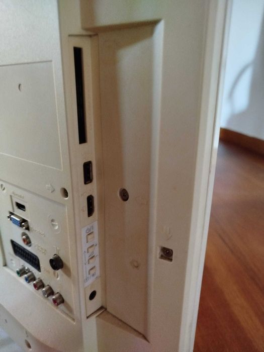 Monitor Toshiba Branco