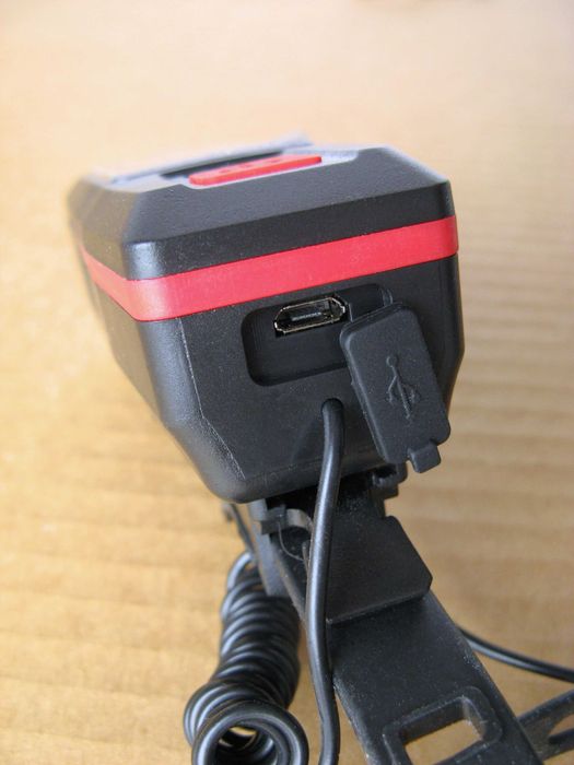 Велофара с солнечной батареей и звуковым сигналом