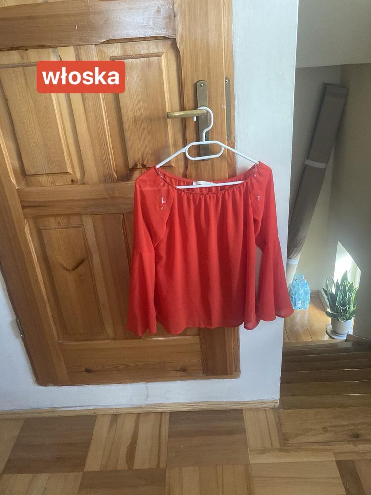 czerwona bluzka z bufiastymi rękawami hippie vintage