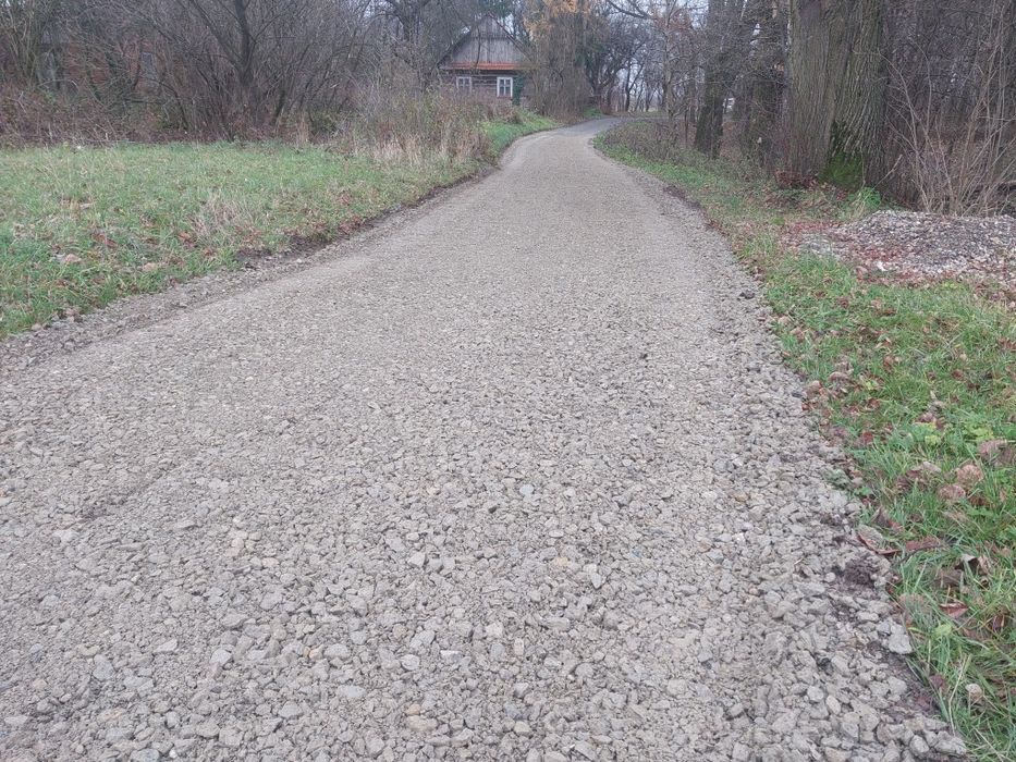 Budowa / utwardzanie / dróg / przepustów  / podjazdòw