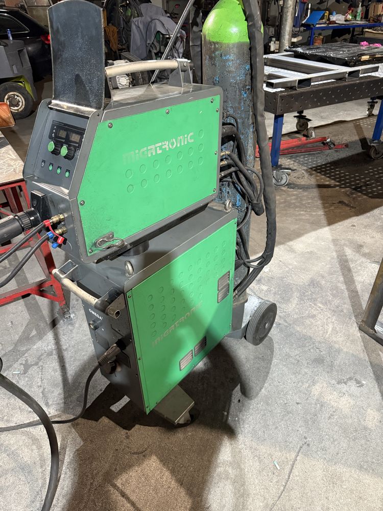 Migatronic Omega 400 / zewnętrzny podajnik + chlodnica