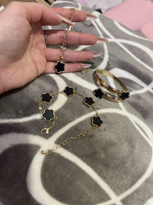 Набір прикрас конюшина