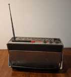 Radio Diora Ewa 2 PRL 

Sprzedaję jako uszkodzone.