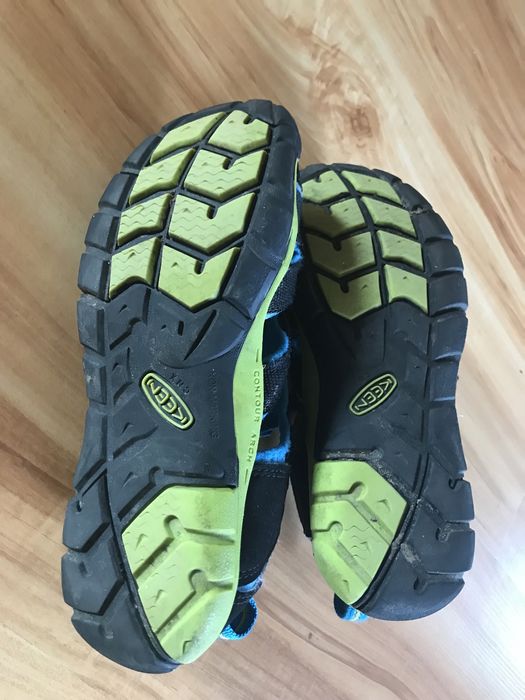 Sandały chłopięce czarne keen r 32/33 gratis druga para