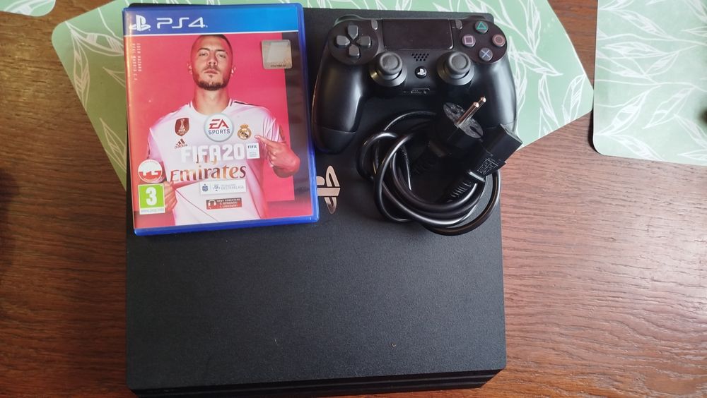 Ps 4 pro 1TB pełny zestaw/sprzedam
