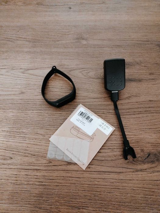 Watch (DAMAGED) + Screen Protectors | Xiaomi Mi Band 264551204801025120