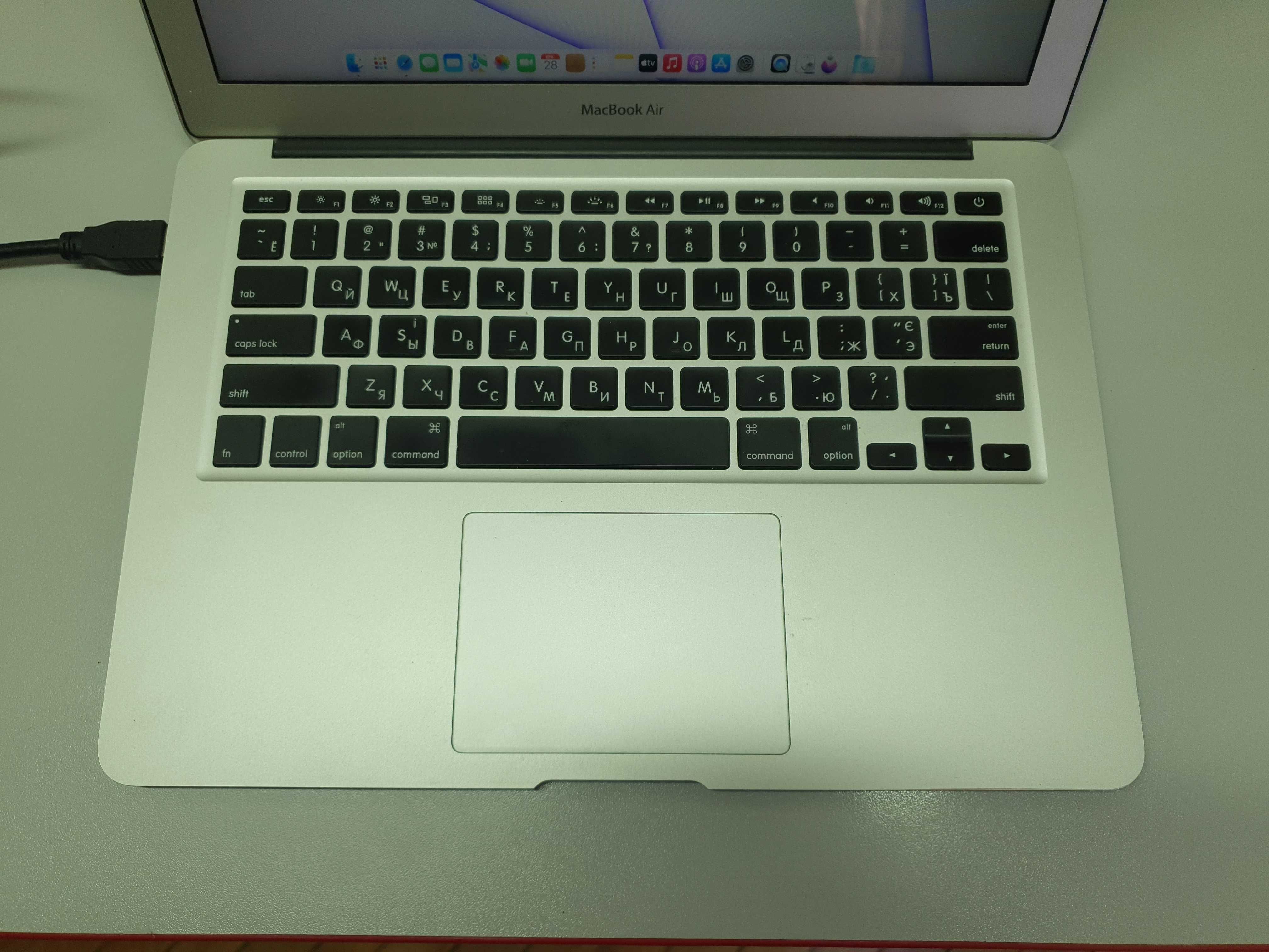 Дісплей, топкейс, плата 16Гб, Батарея, дінаміки MacBook Air 2015 рік