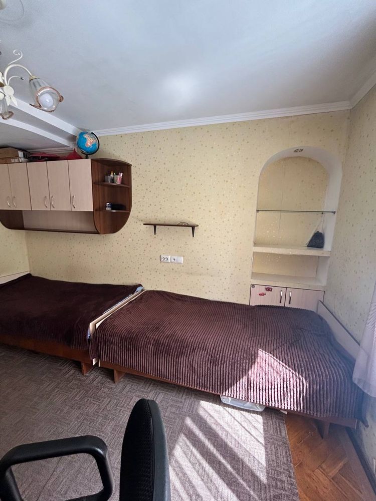 Квартира в хорошому районі 2 кімнати + кухня студія