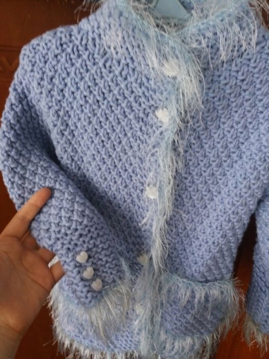 Продам детское вязаное пальтишко-кардиган