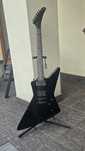 Epiphone Explorer 1984 EX EMG blokowane klucze Daddario