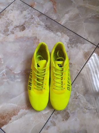 Сороконіжки Difeno football boots.
