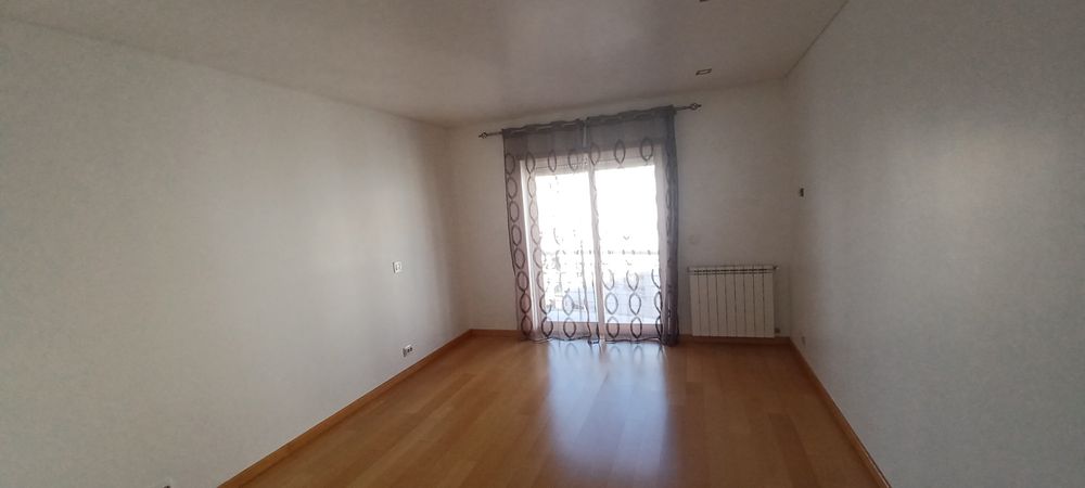 Apartamento T2 em prédio com elevador, em Fátima