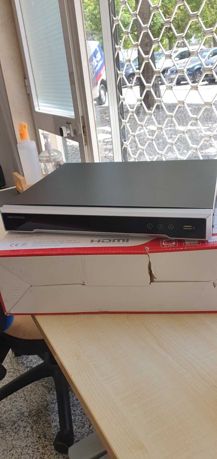 Vendo NVR Hikvision DS-7600 Series