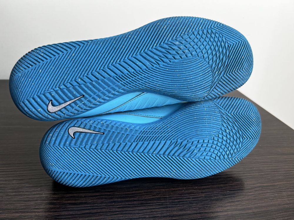 Кросівки Nike Phantom GX 2 Club FJ2568-400 Розмір 40 на 25 см