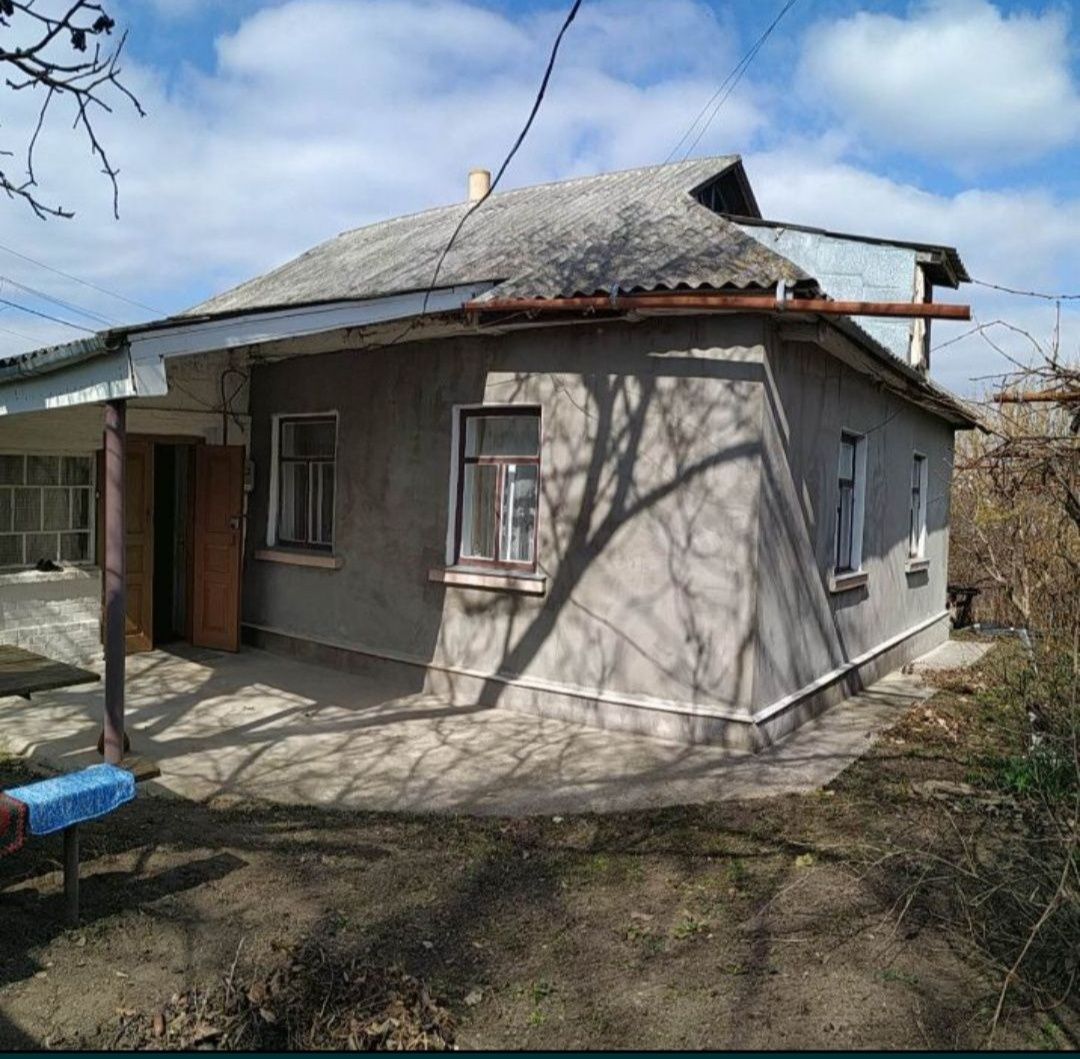 Продається газифікований будинок у м. Тальне