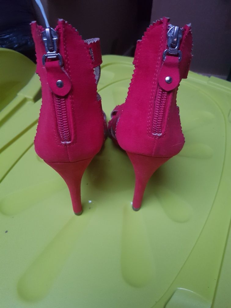 Buty na obcasie roz. 39