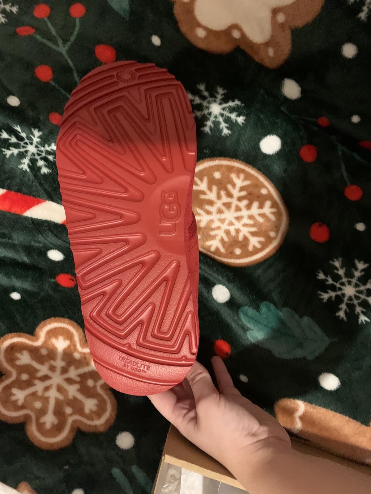 Продаються "уггі" UGG Neumel Sambra Red