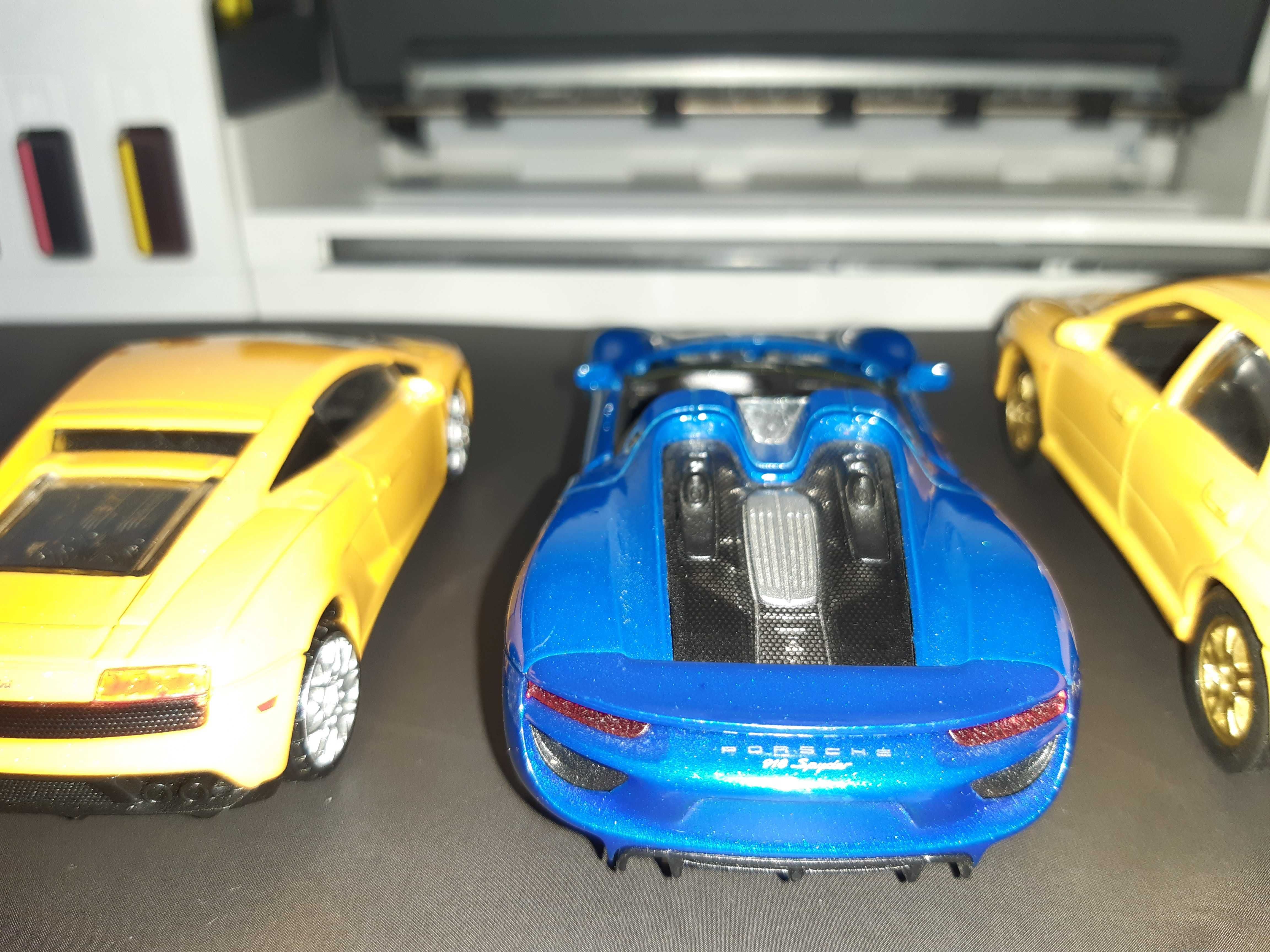 Zestaw trzech aut Lamborghini Porsche Subaru 1:40