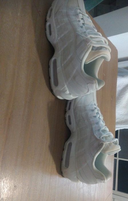 Air max 95 triple white