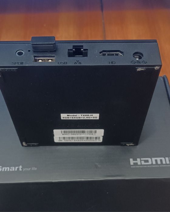 TV box memória 4gb e armazenamento  64 Gb canais todos liberados.