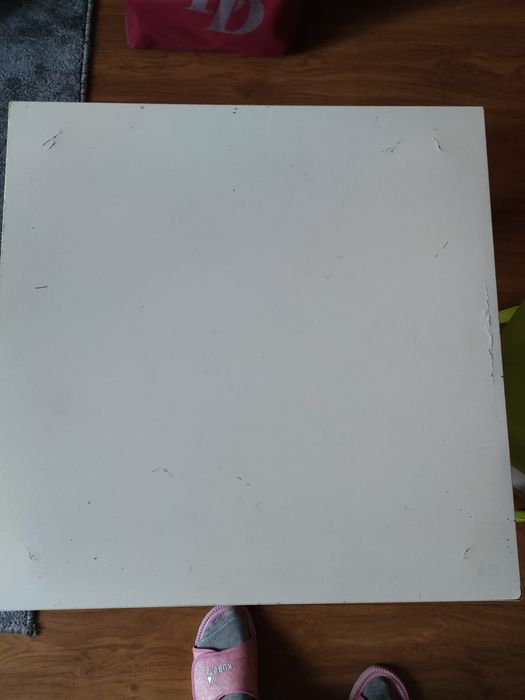 Ikea lack i krzesełko plastikowe