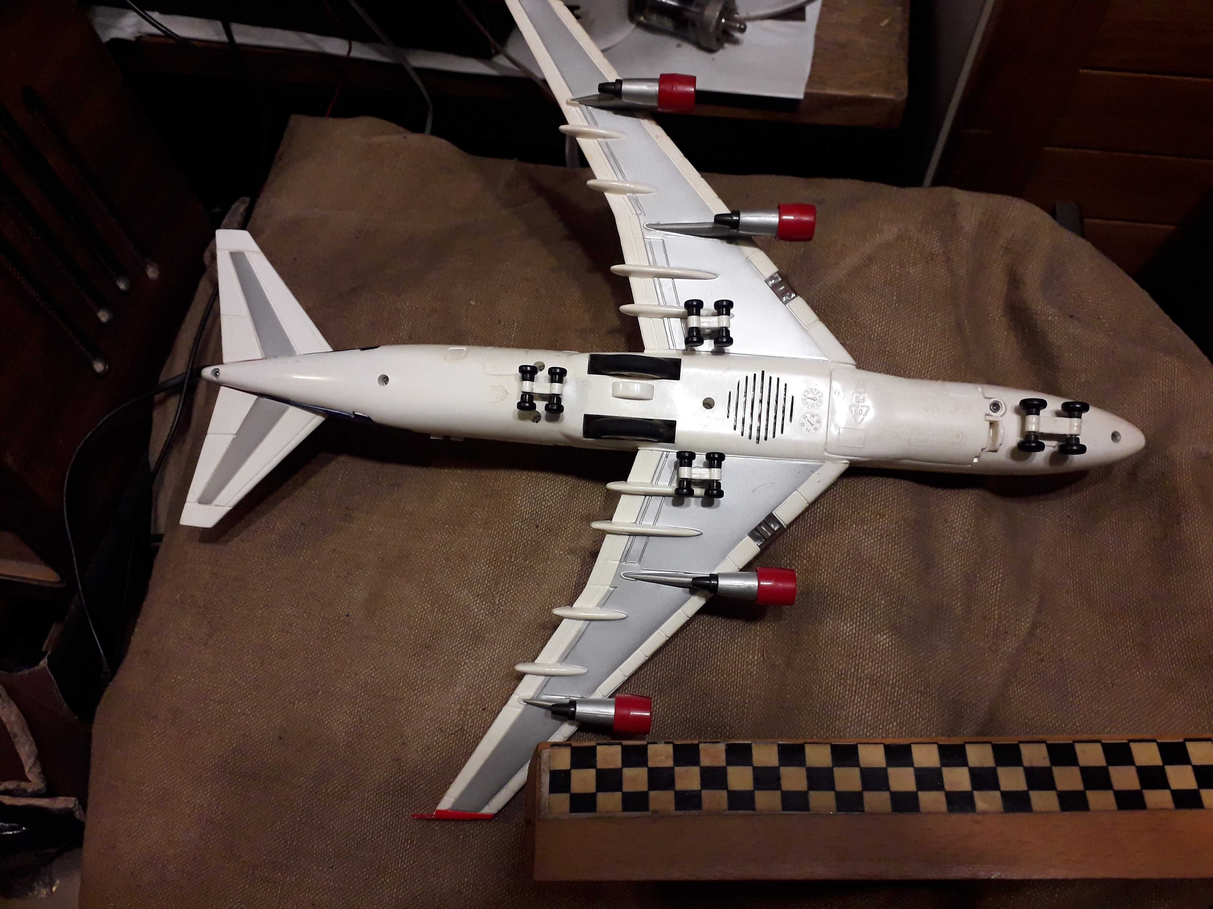Interaktywny model samolotu