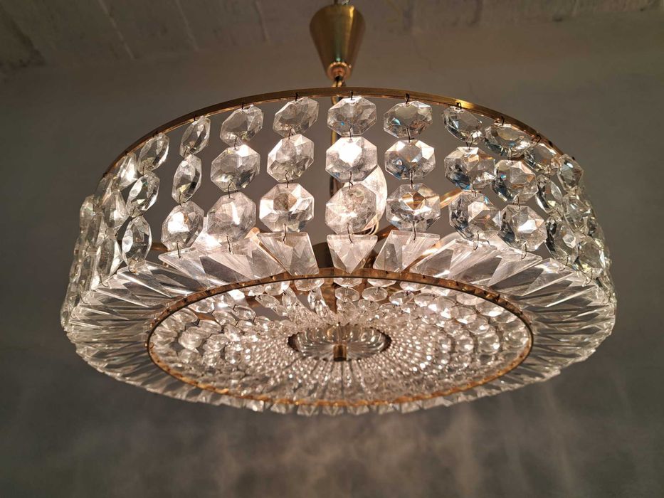 Żyrandol kryształowy okrągły mosiężny złoty kryształy Wiedeń Austria