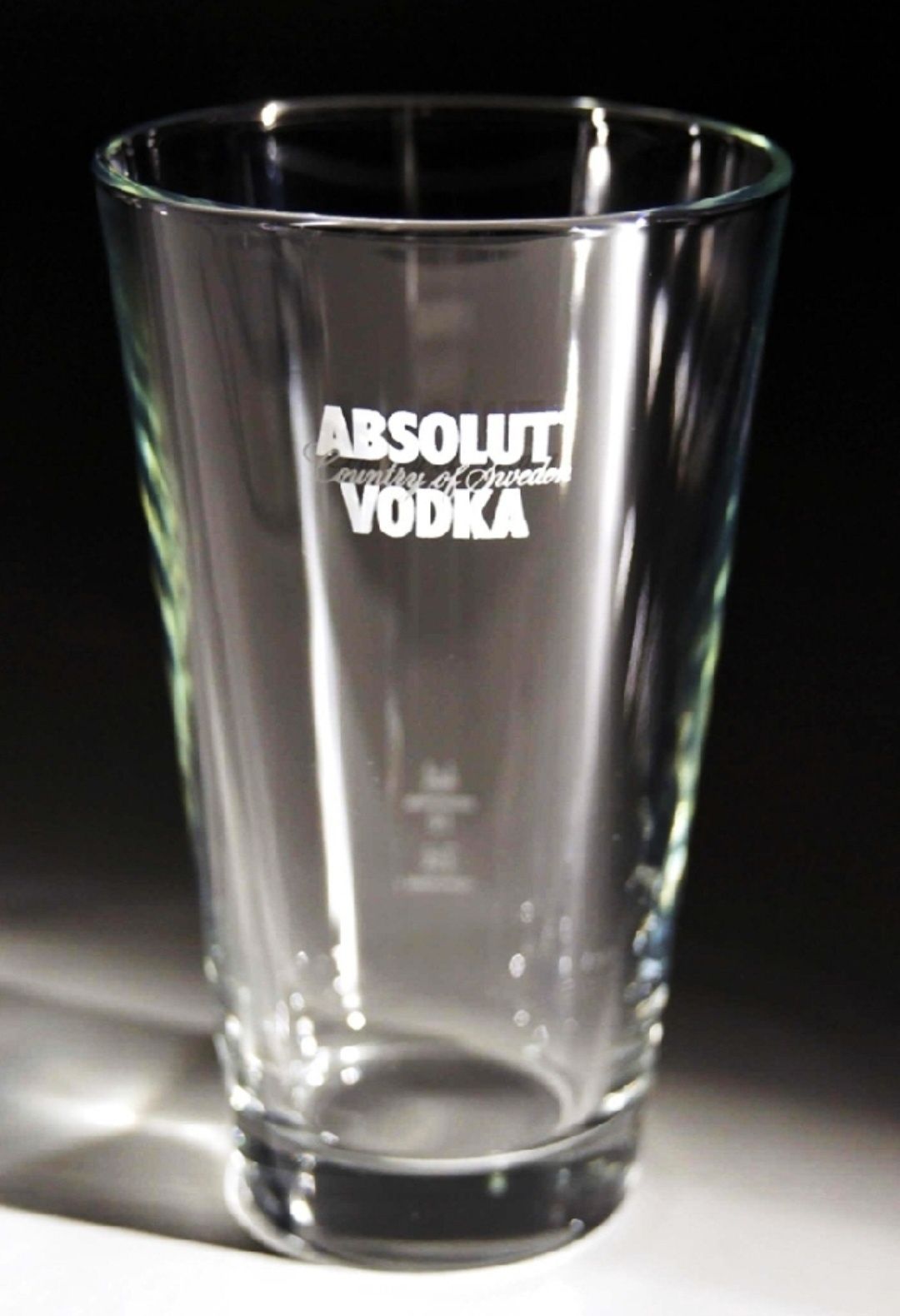 Фірмові склянки та чарки знаменитого виробника Absolut vodka!