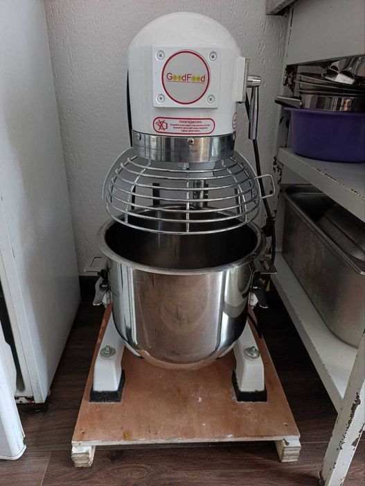 тістоміс, планетарний міксер