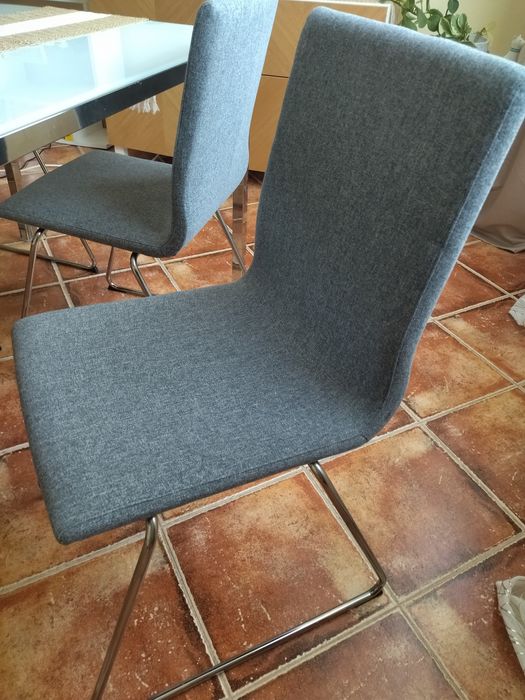 Conjunto 4 Cadeiras  e Mesa