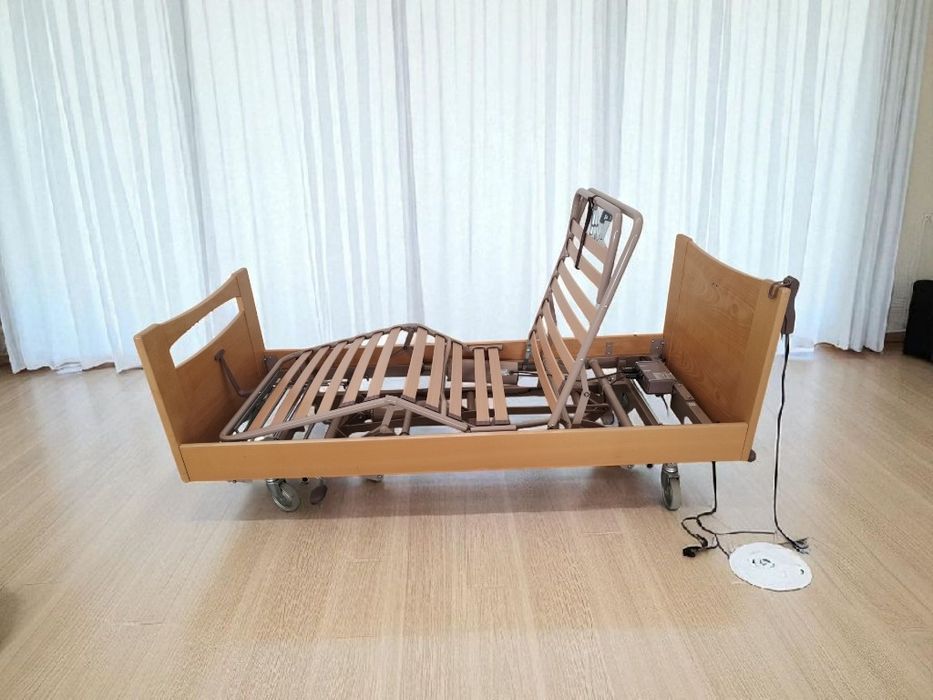 Łóżko rehabilitacyjne medyczne szpitalne elektrycznie regulowane