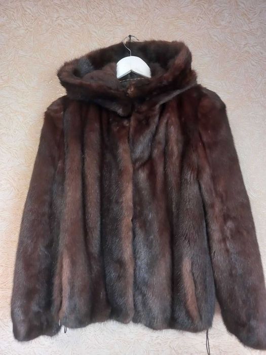 продам шубу норковую коричневая.