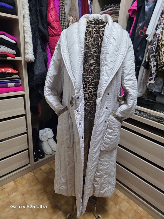 Casaco comprido elégante e quente