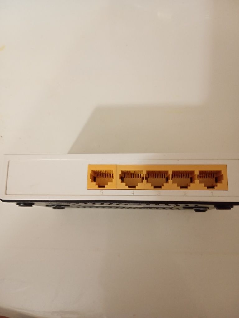 Коммутатор TP-link