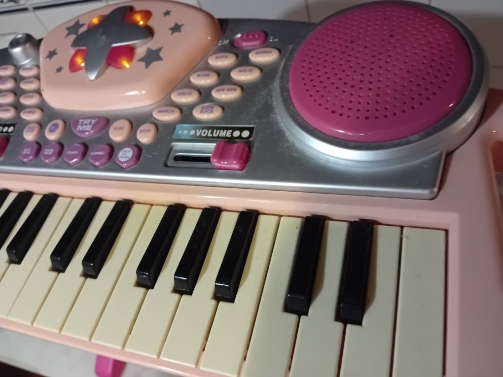 Piano Infantil a Pilhas