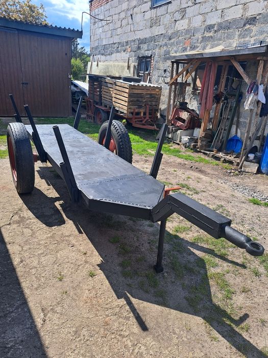 Wóz i przyczepka ciągnikowa do lasu