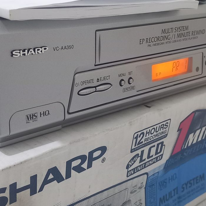 SHARP ретро відеомагнітофон касетний