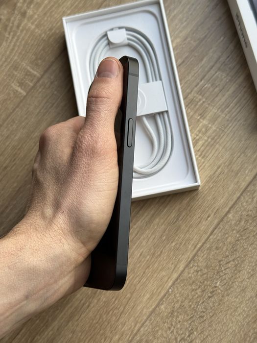 Новий Apple iPhone 16e 128 Black Neverlock