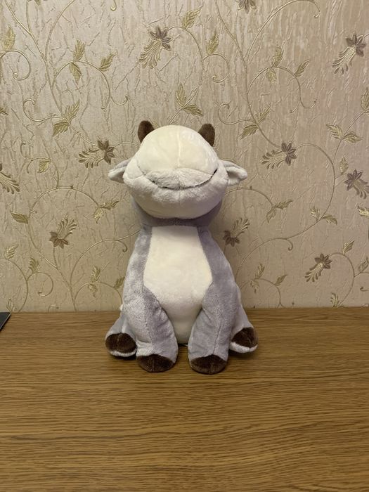 Мʼяка вграшка, плюшевий бичок