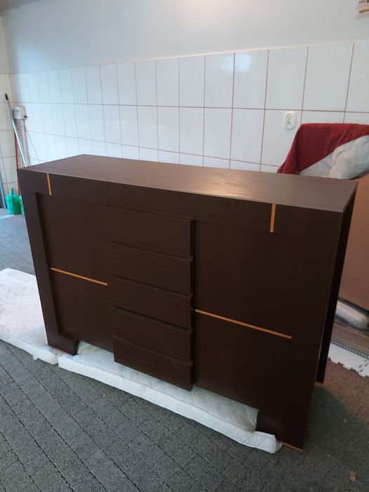 Komoda w kolorze czekoladowym