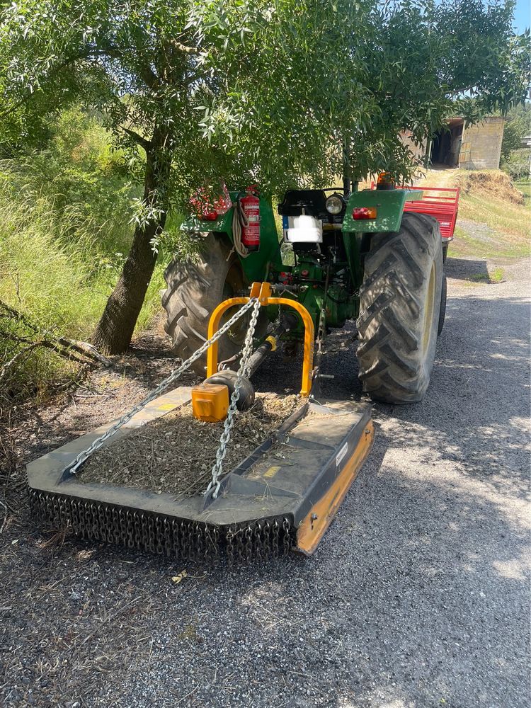 John Deere 2140 ()