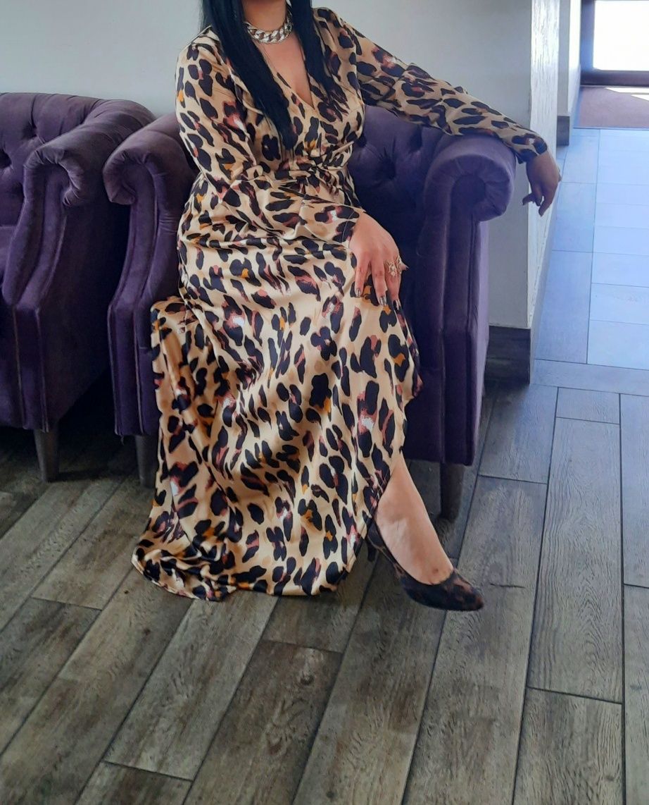 Атласное леопардовое платье сукня нарядное.