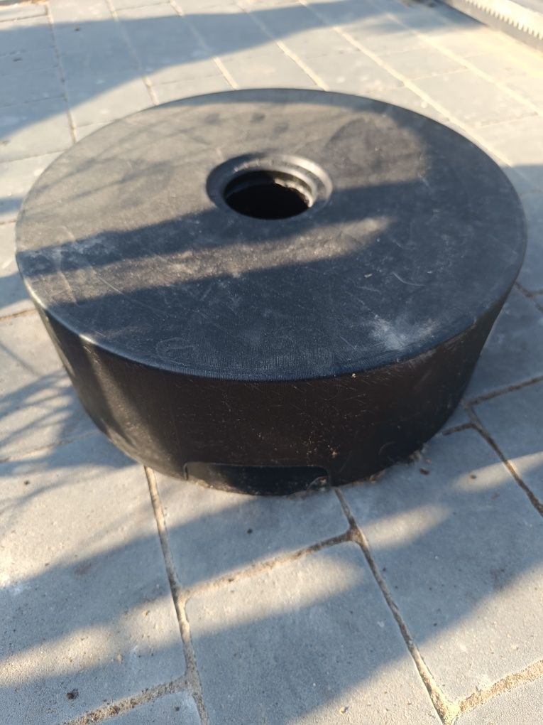 3 Podstawy pod parasol lub pawilon ogrodowy