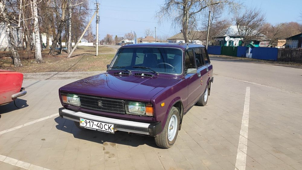 Автомобіль Лада ваз 2104