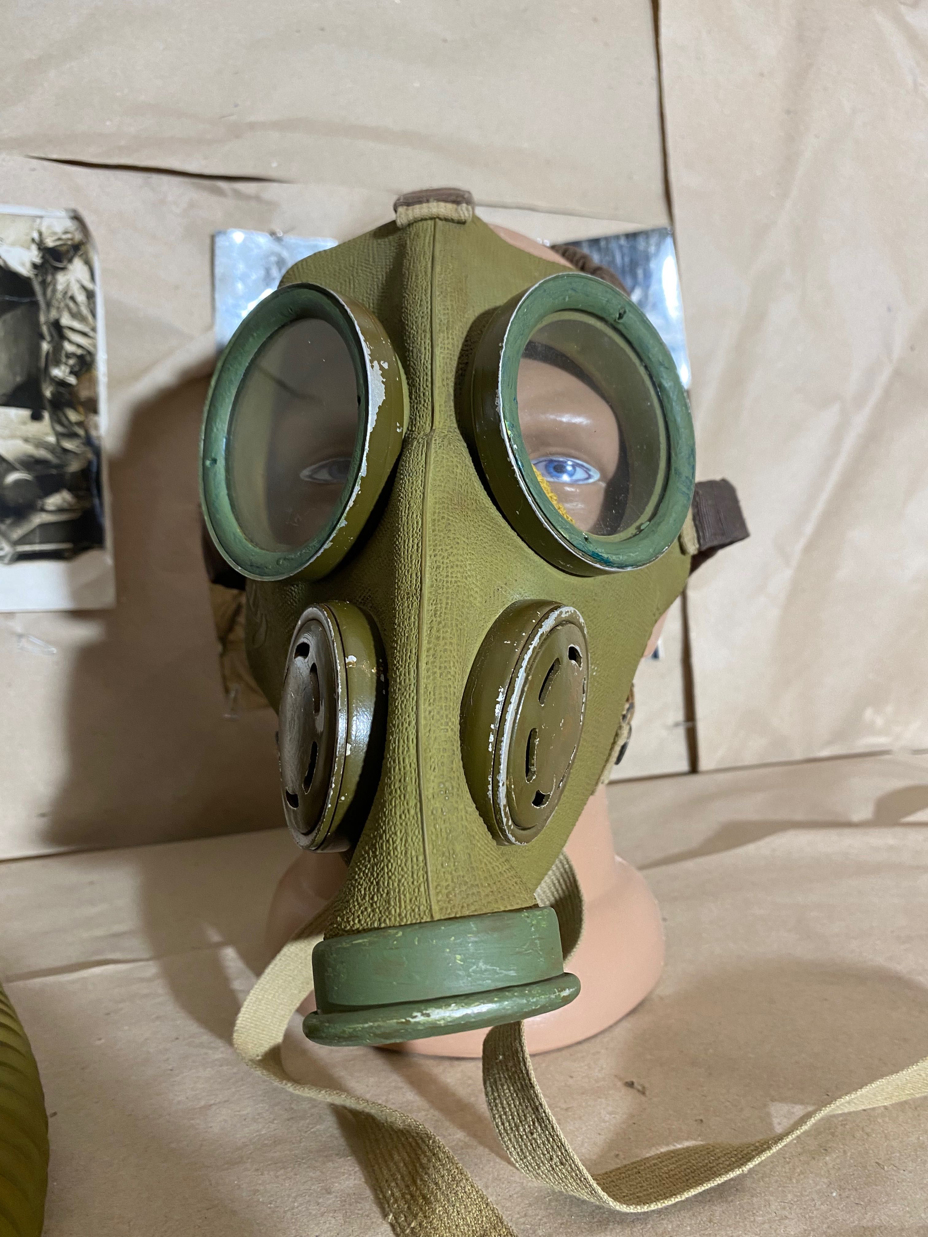 Maska gazowa Gas mask Pirelli 1936 Argentina Original military Antique