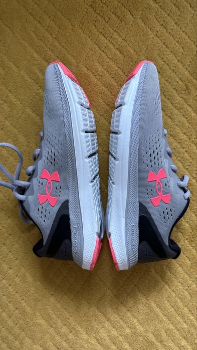 Nowe buty sportowe Under Armour 37,5