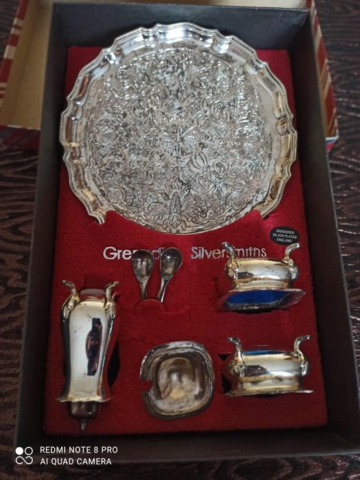 Pilnie Piekna tacka z akcesoriami